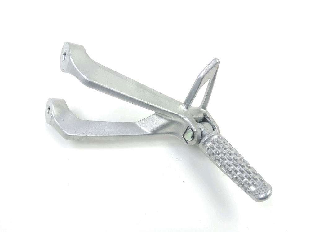 Platine et repose pieds arriere gauche