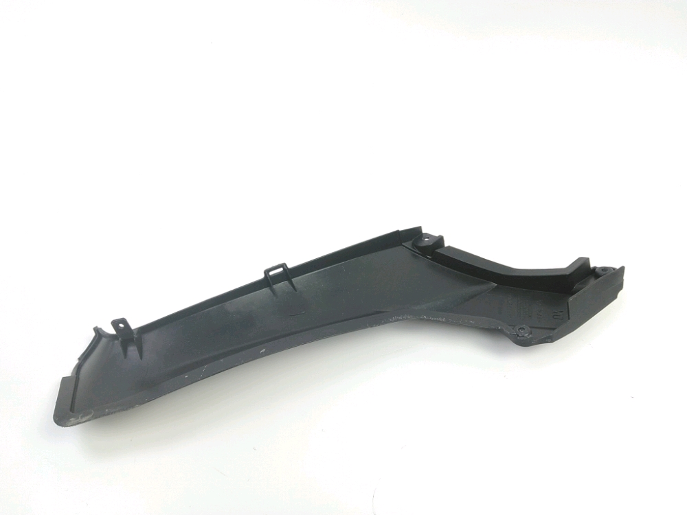 CACHE LATERAL DROIT