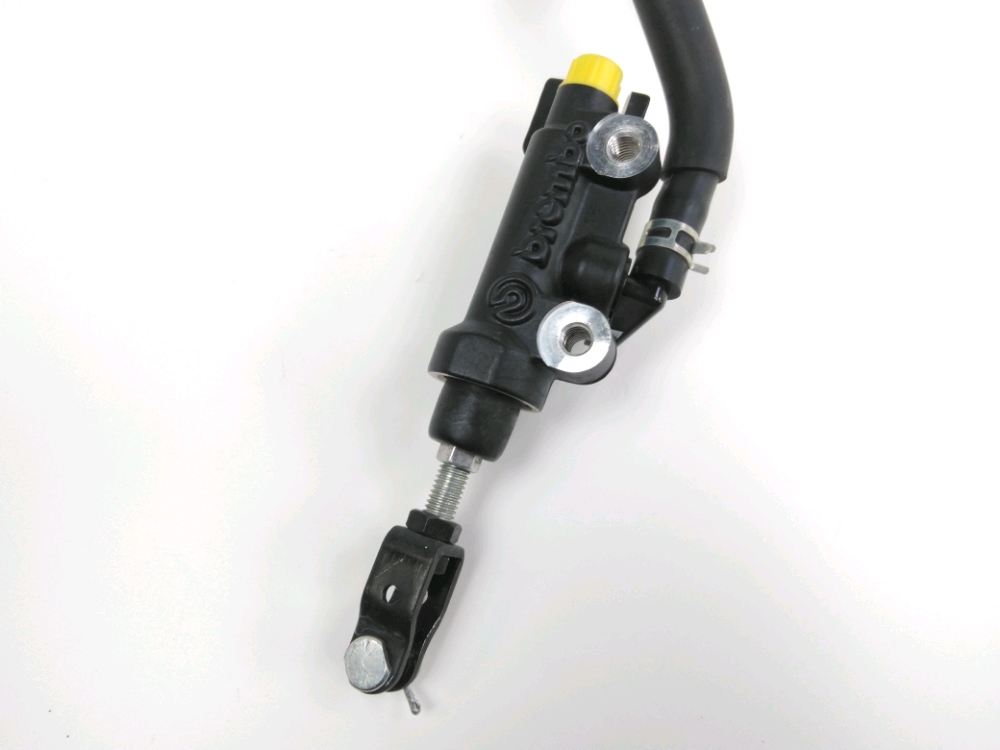 MAITRE CYLINDRE FREIN AR COMPLET