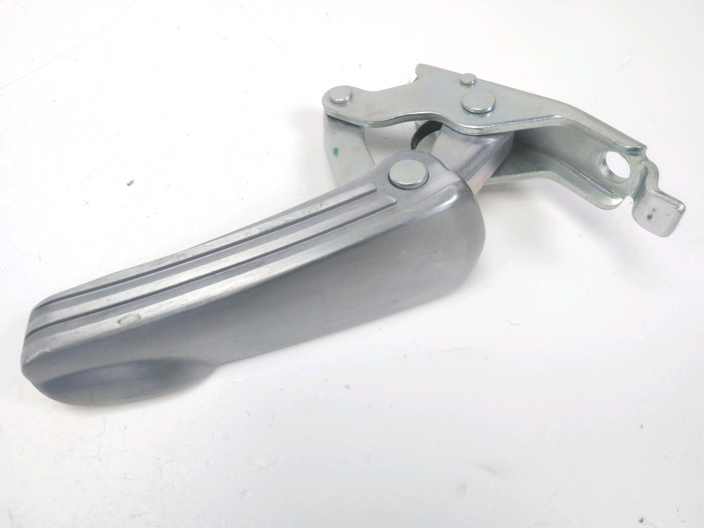 Repose pieds arriere gauche