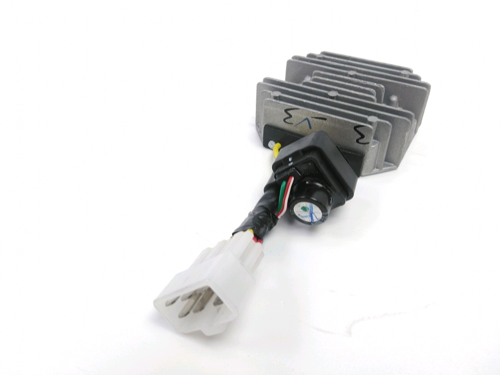 REGULATEUR DE TENSION