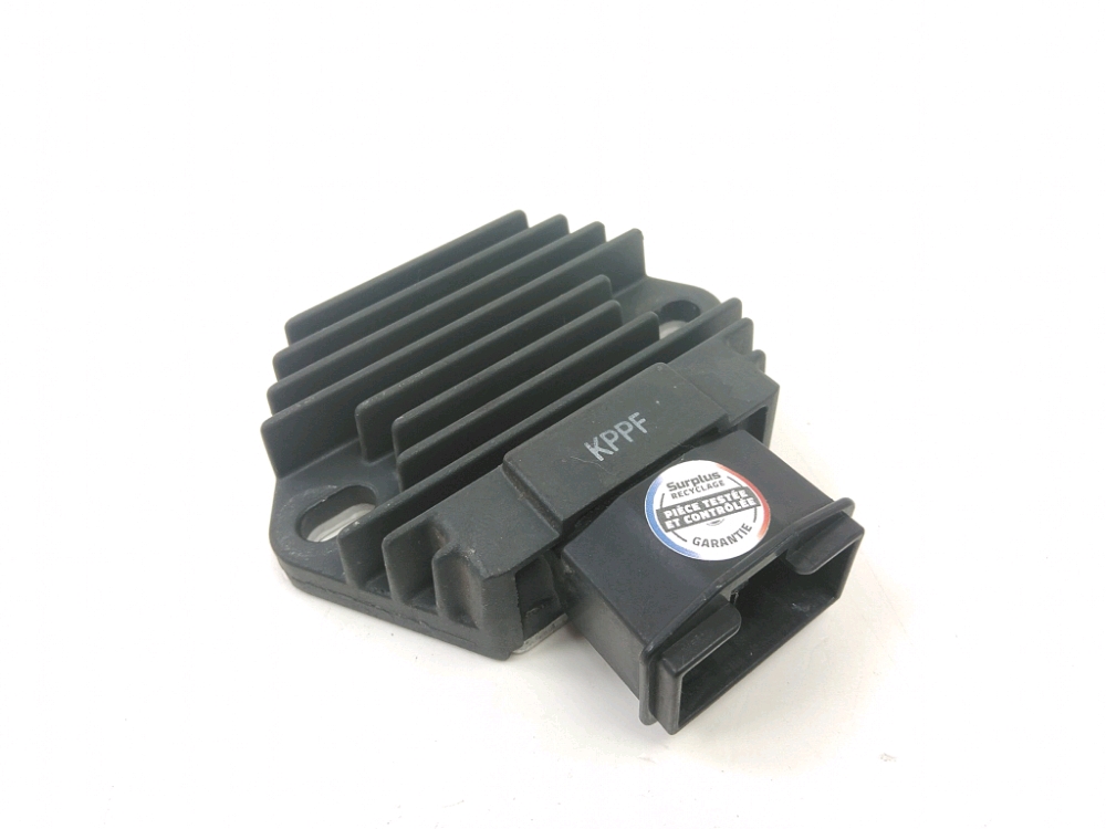 REGULATEUR DE TENSION