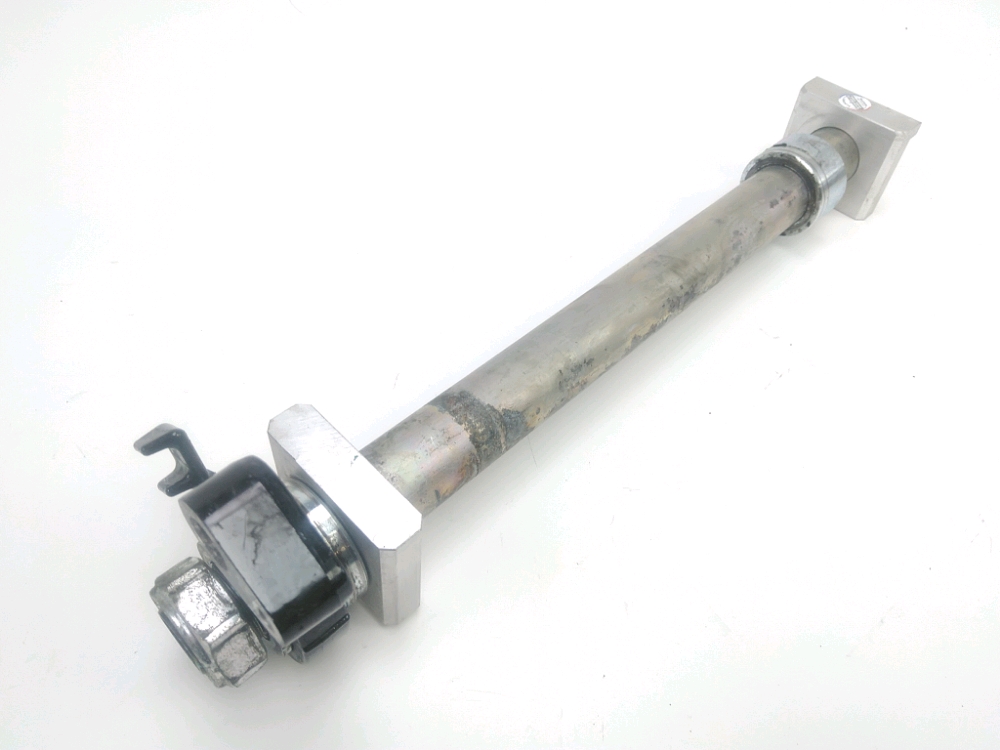 AXE DE ROUE ARRIERE