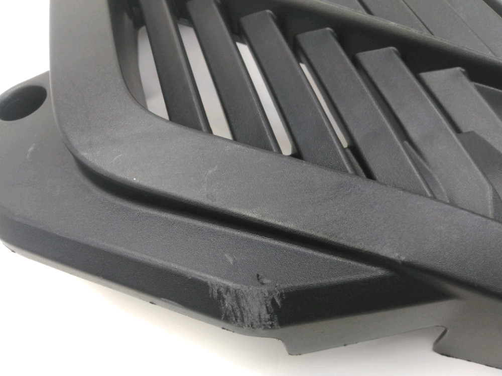 GRILLE DE RADIATEUR