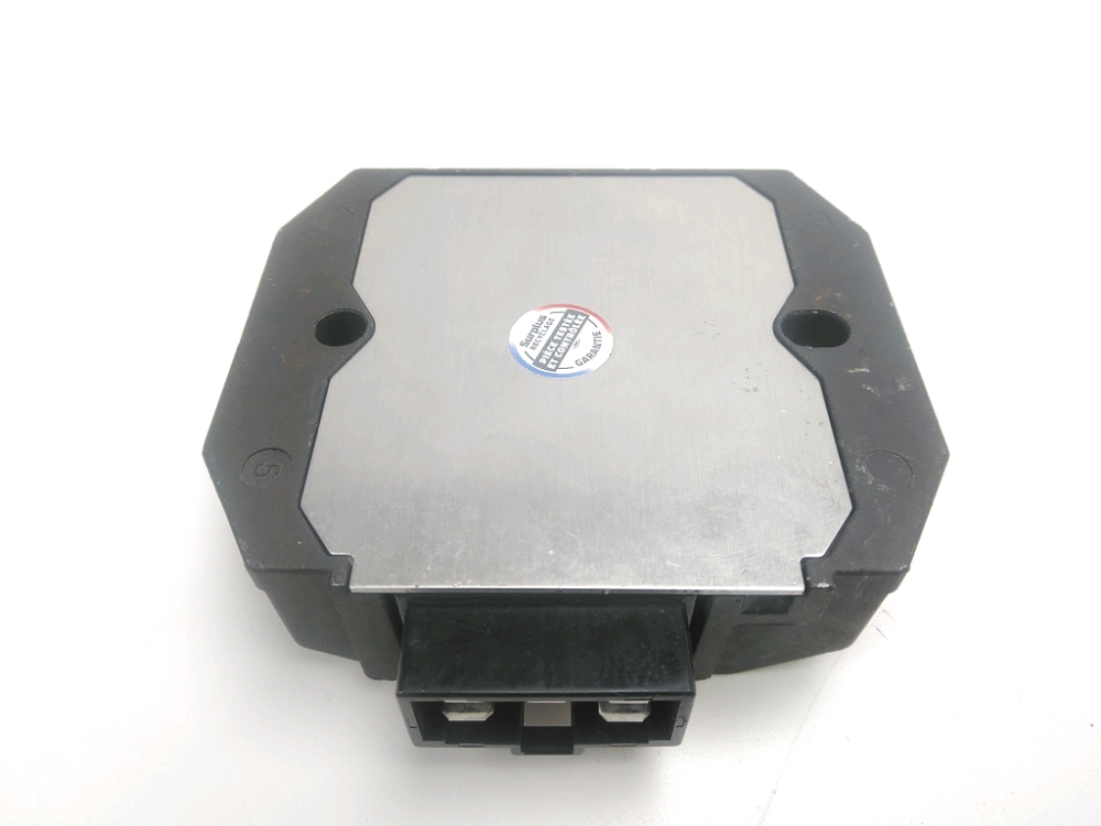 REGULATEUR DE TENSION