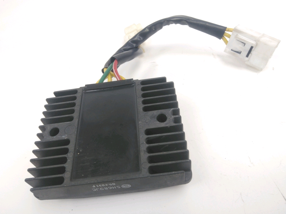 REGULATEUR DE TENSION