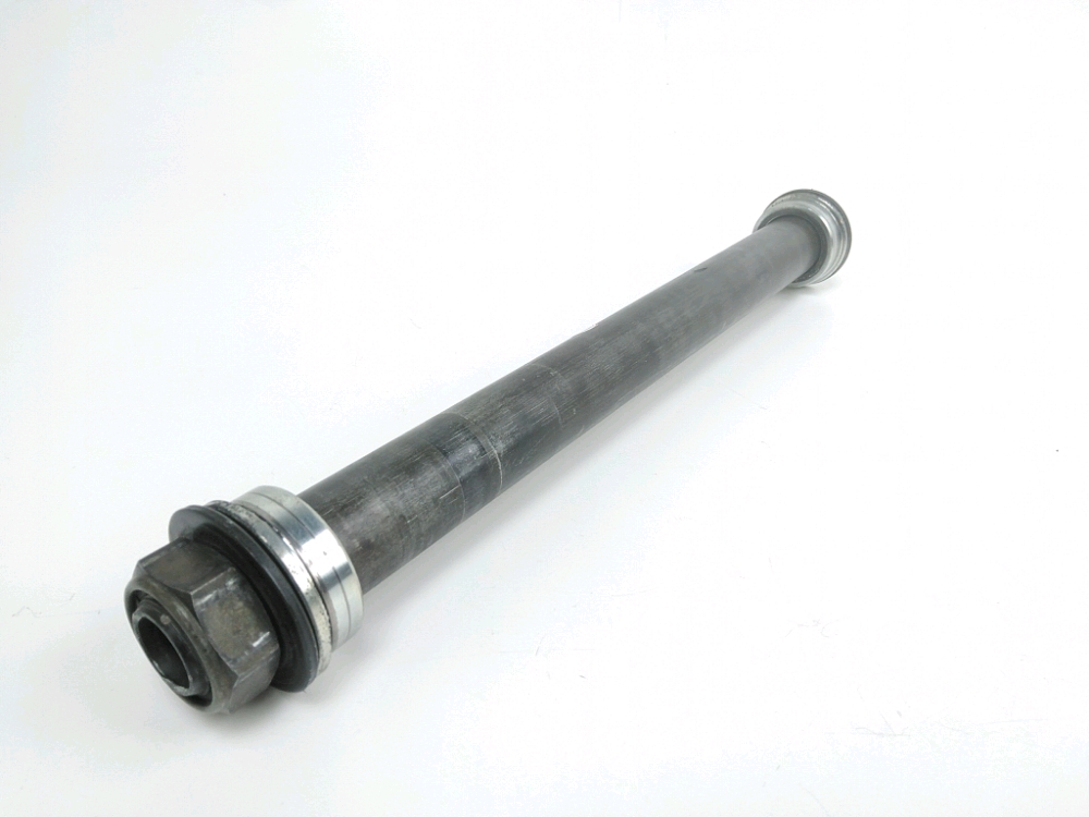 AXE DE ROUE ARRIERE