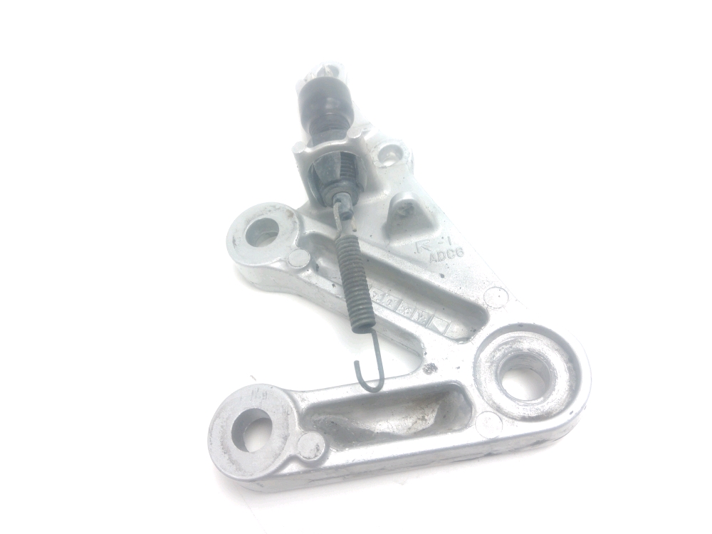 PLATINE AVANT DROITE