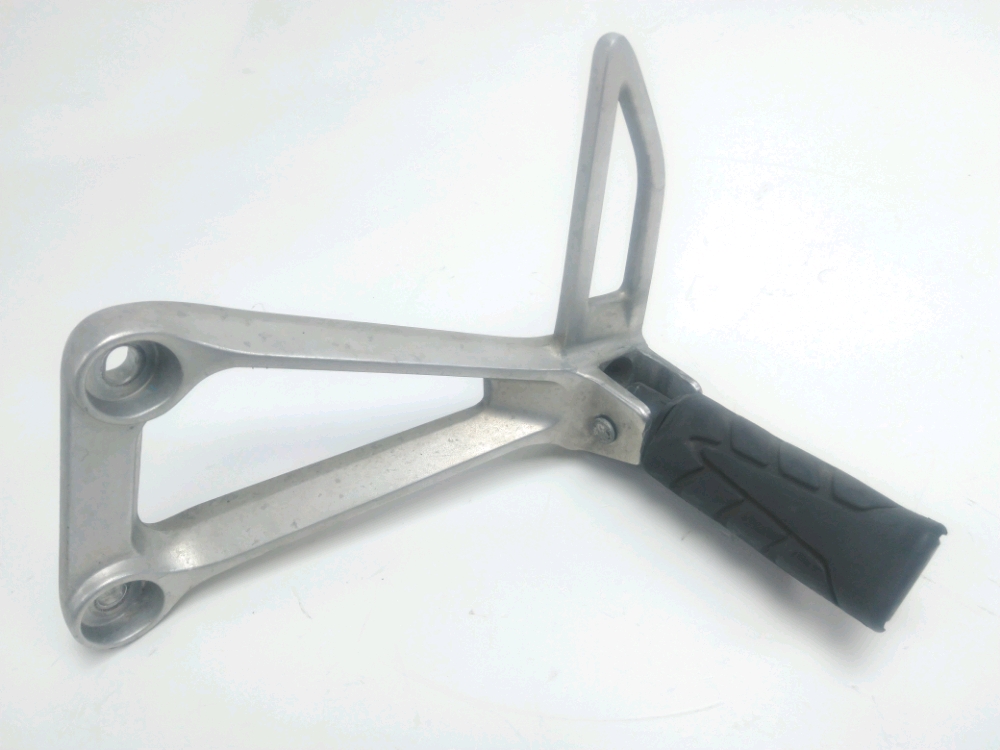 PLATINE ET REPOSE PIEDS ARRIERE GAUCHE