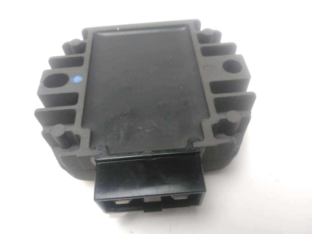 REGULATEUR DE TENSION