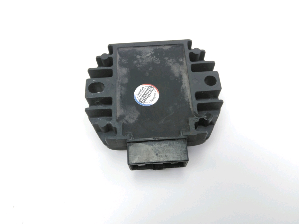 REGULATEUR DE TENSION