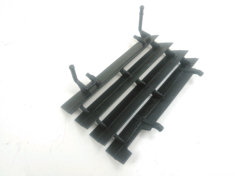 GRILLE DE RADIATEUR