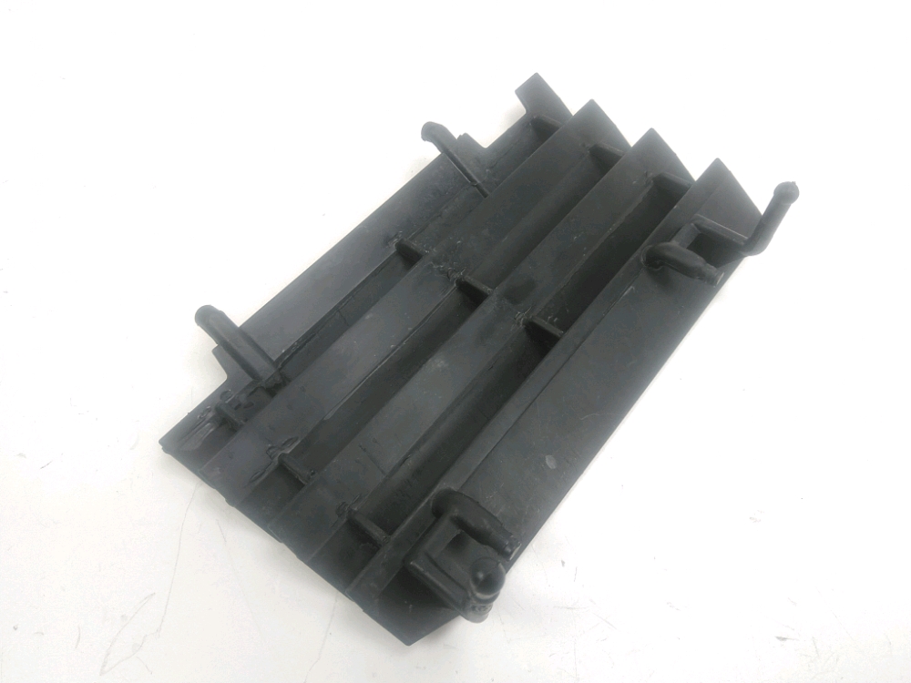 GRILLE DE RADIATEUR