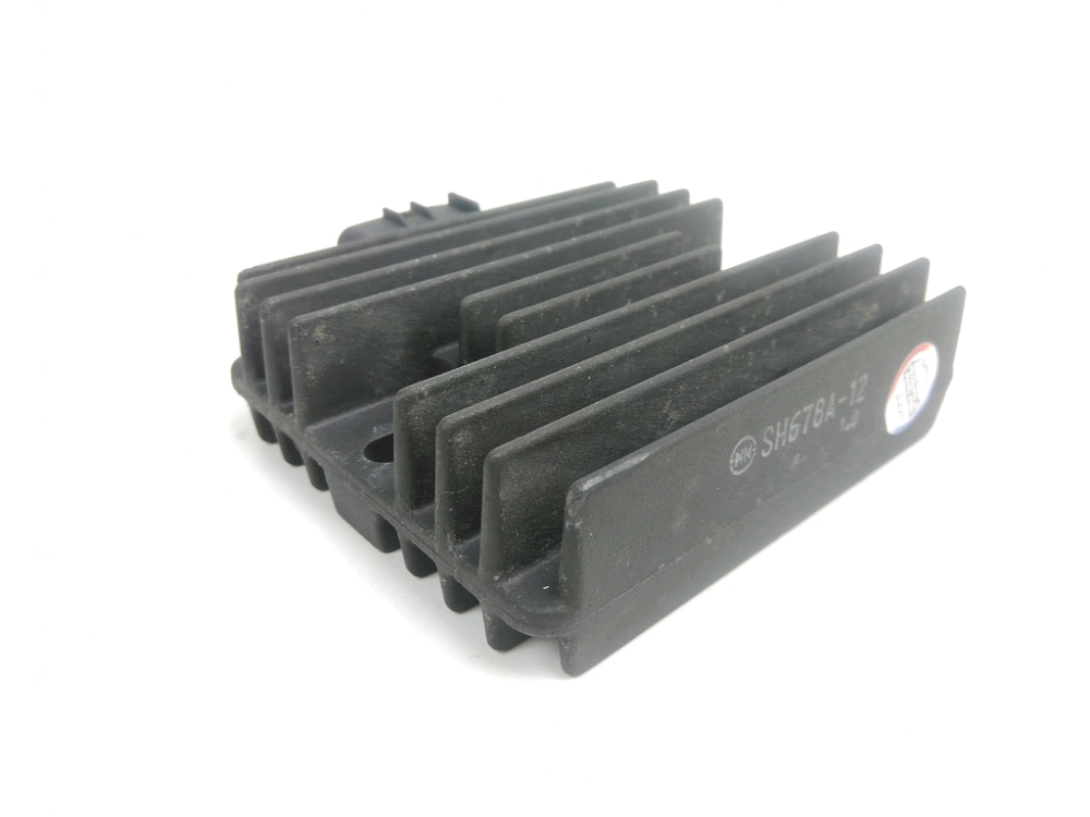 REGULATEUR DE TENSION