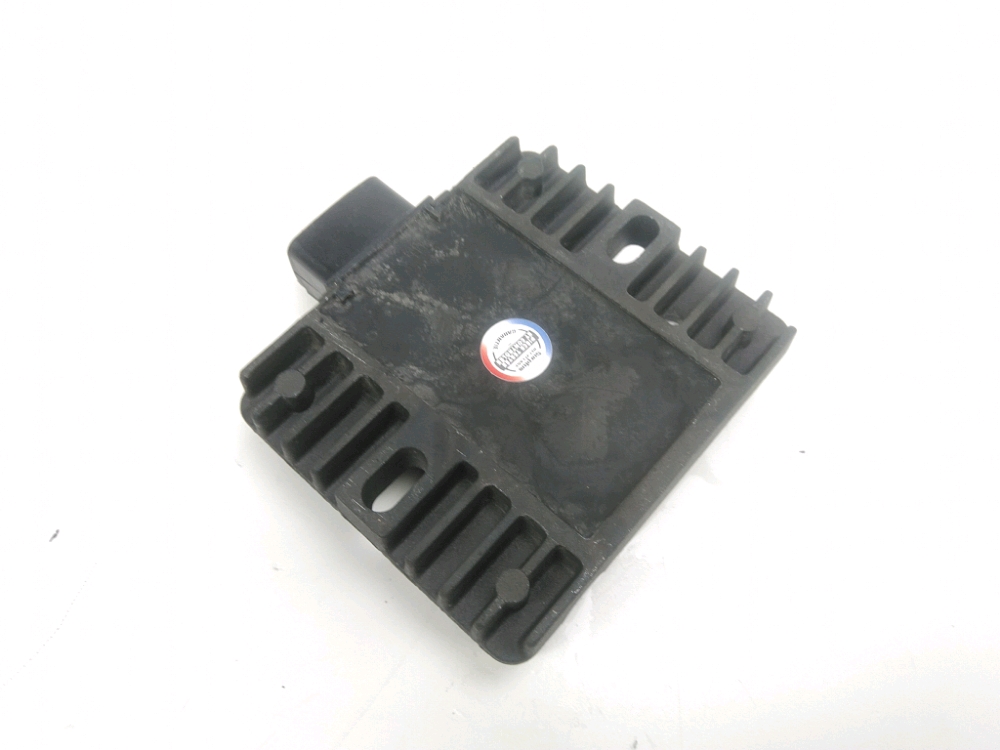 REGULATEUR DE TENSION