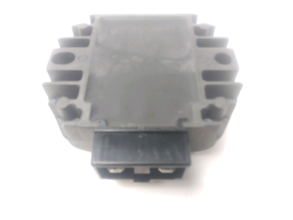 REGULATEUR DE TENSION