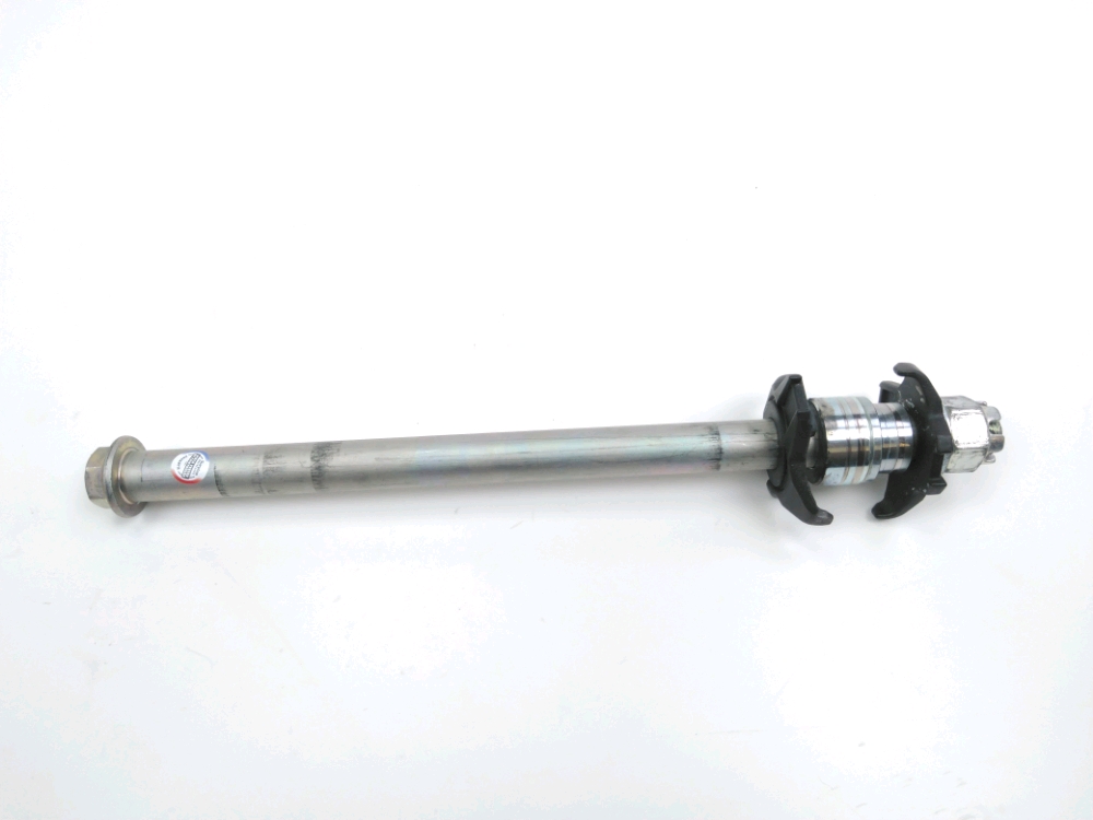 AXE DE ROUE ARRIERE