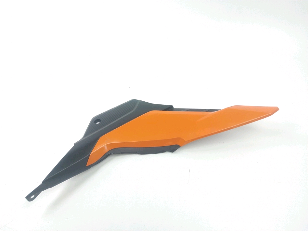 CACHE LATERAL GAUCHE