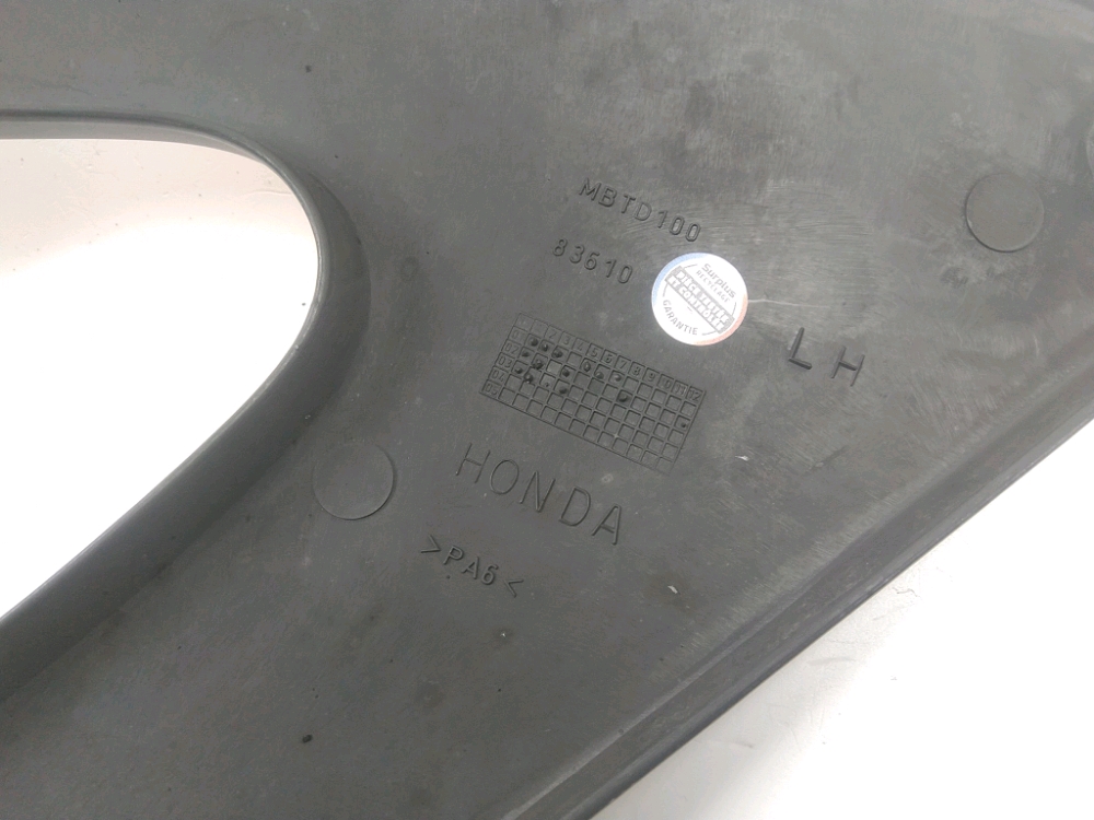 CACHE LATERAL GAUCHE