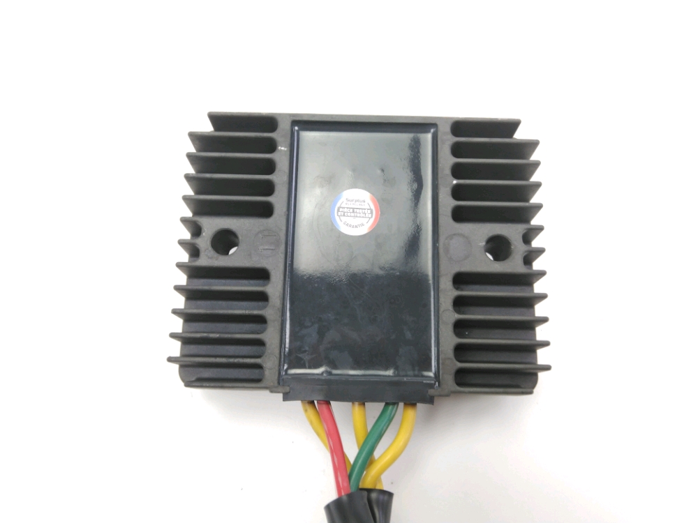 REGULATEUR DE TENSION