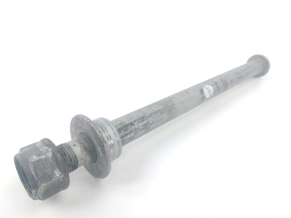 AXE DE ROUE ARRIERE