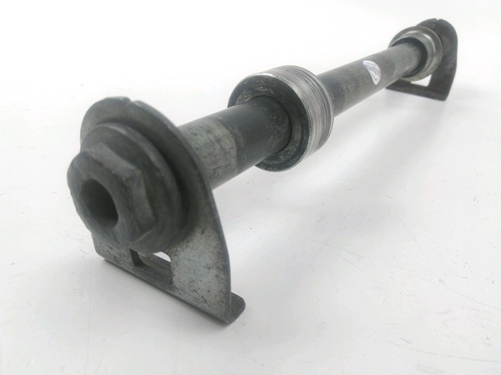 AXE DE ROUE ARRIERE