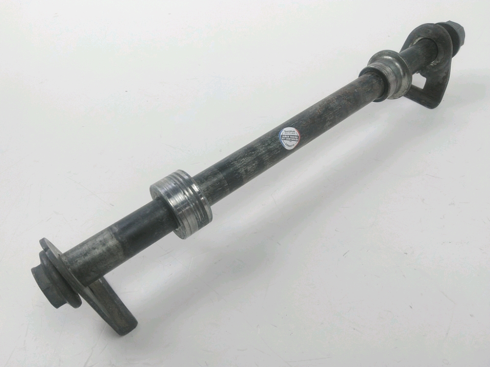 AXE DE ROUE ARRIERE