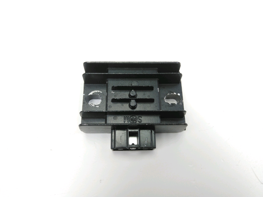 REGULATEUR DE TENSION