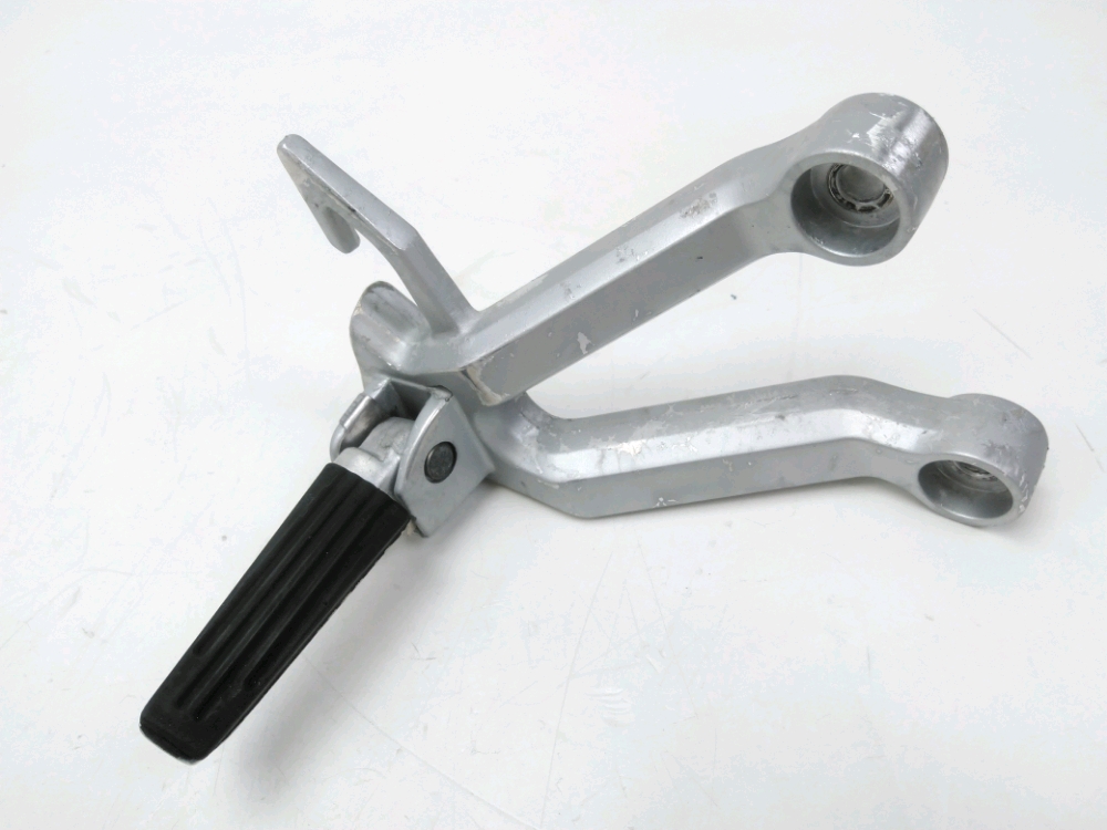 PLATINE ET REPOSE PIEDS ARRIERE DROIT