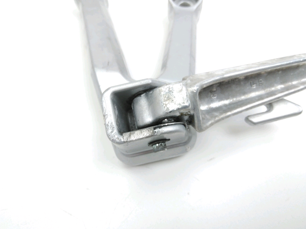 PLATINE ET REPOSE PIEDS ARRIERE GAUCHE