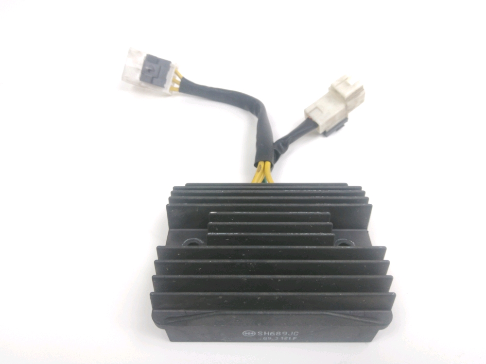 REGULATEUR DE TENSION