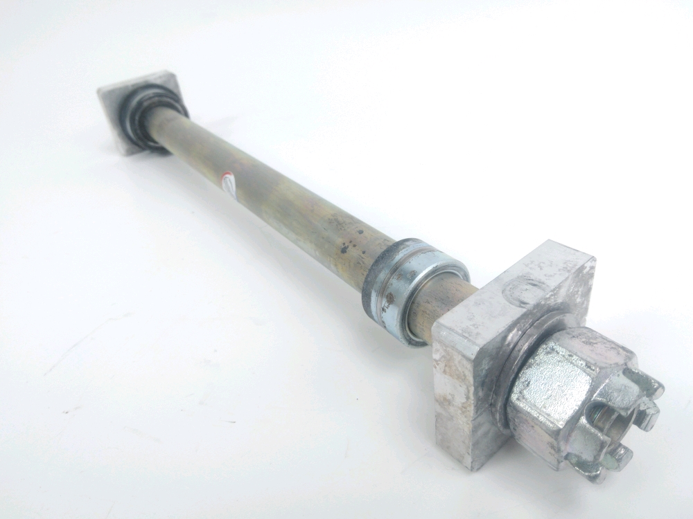 AXE DE ROUE ARRIERE