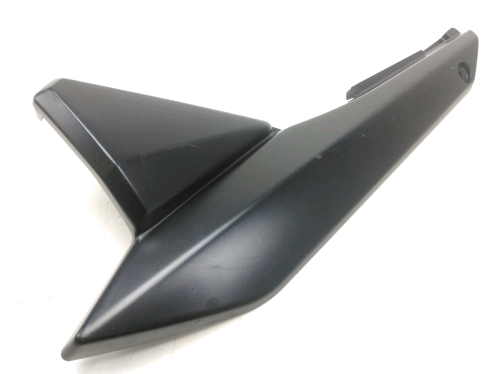 CACHE LATERAL GAUCHE