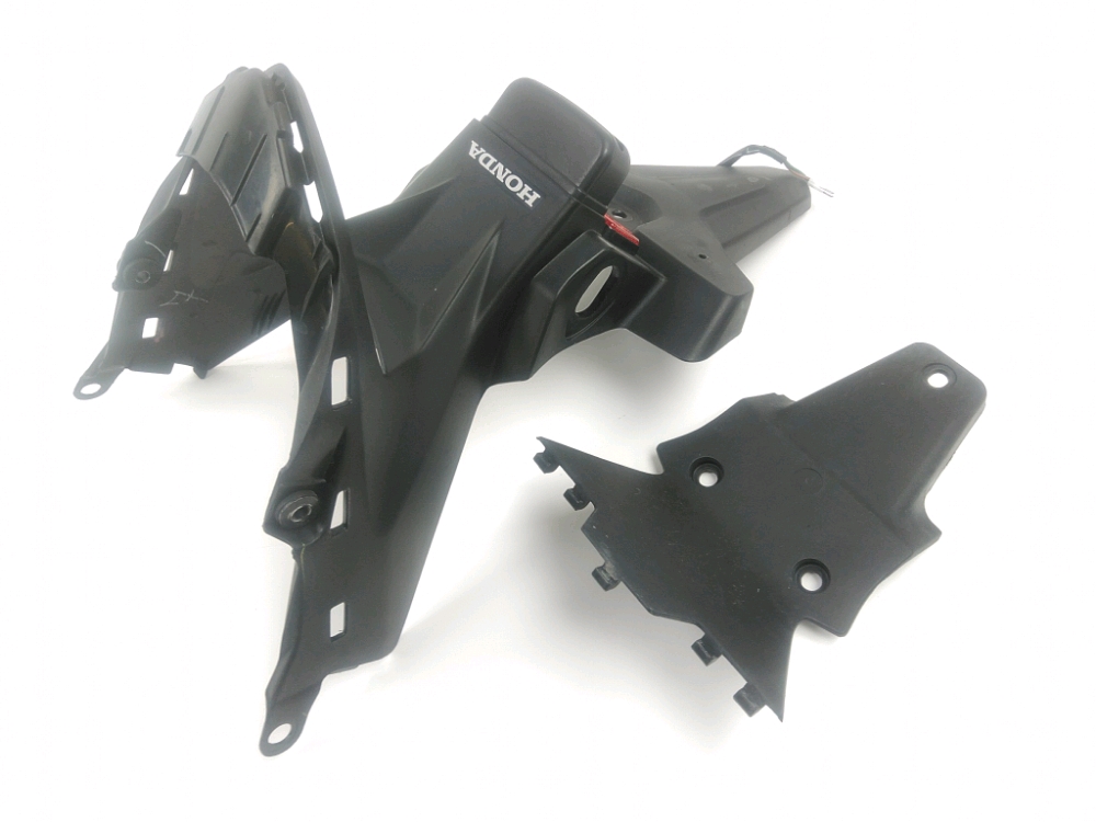 SUPPORT DE PLAQUE ET ECLAIRAGE