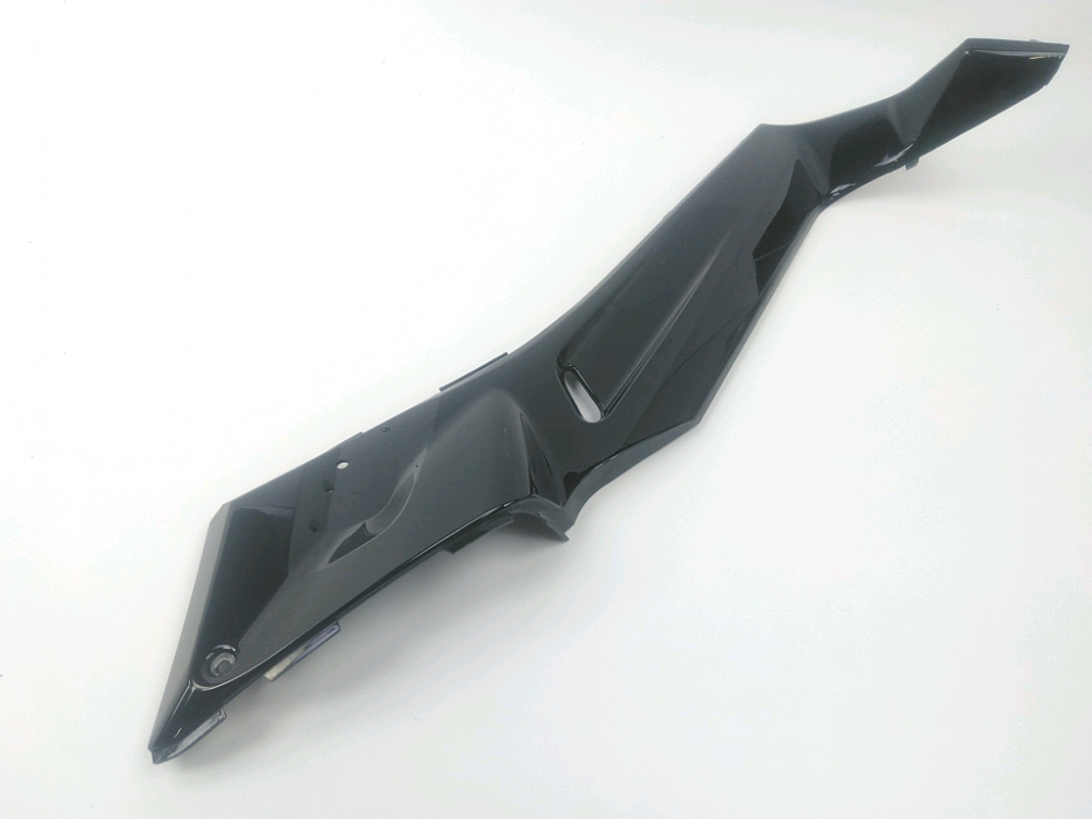 CACHE LATERAL GAUCHE