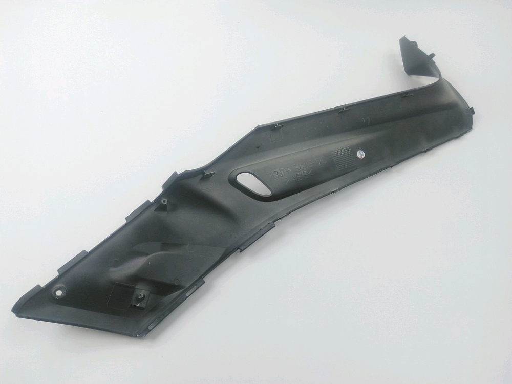 CACHE LATERAL GAUCHE