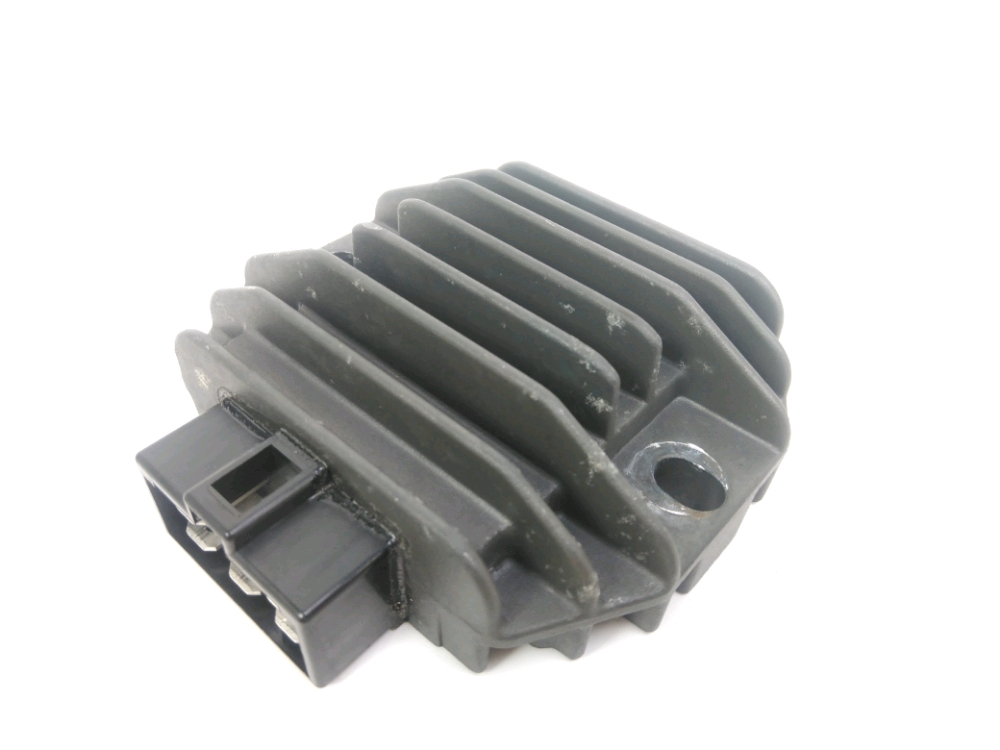 REGULATEUR DE TENSION