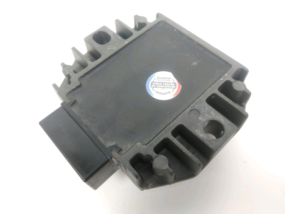 REGULATEUR DE TENSION