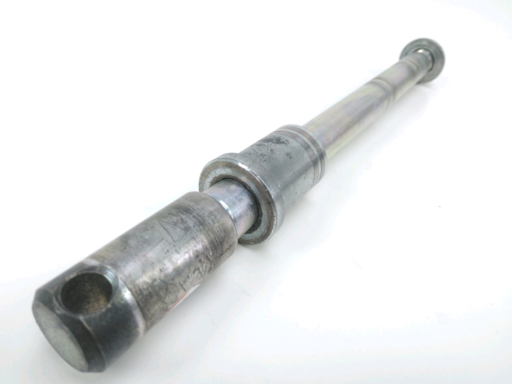 AXE DE ROUE AVANT