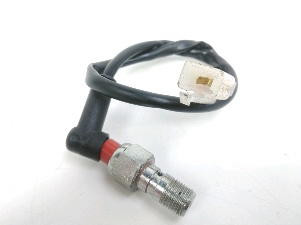 CONTACTEUR DE STOP AR