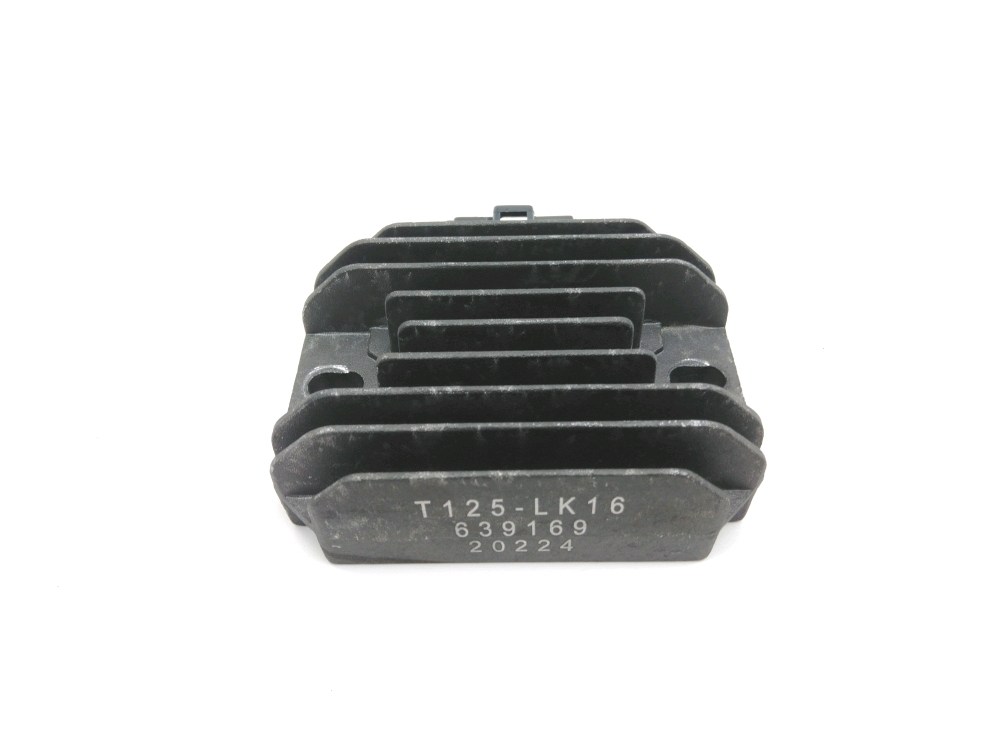 REGULATEUR DE TENSION