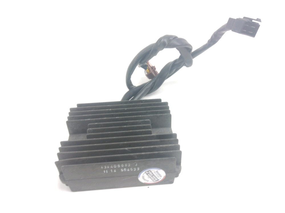 REGULATEUR DE TENSION