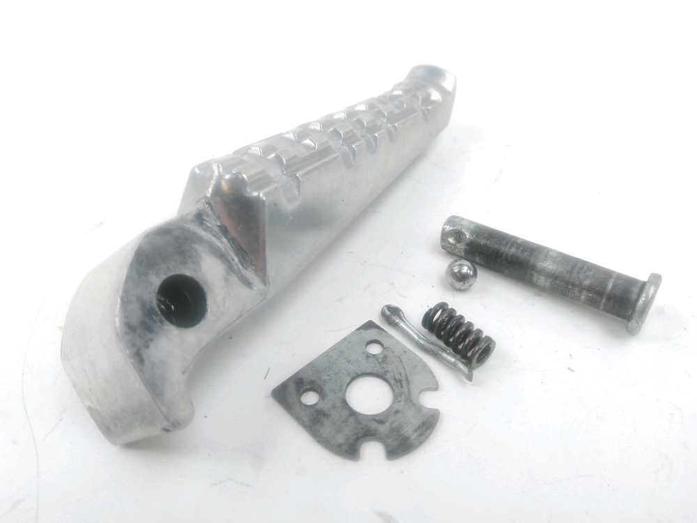 Repose pieds arriere gauche