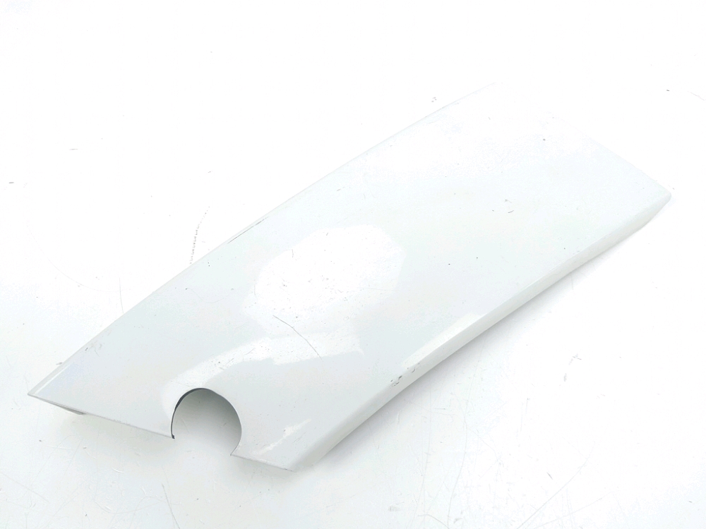 CACHE LATERAL DROIT