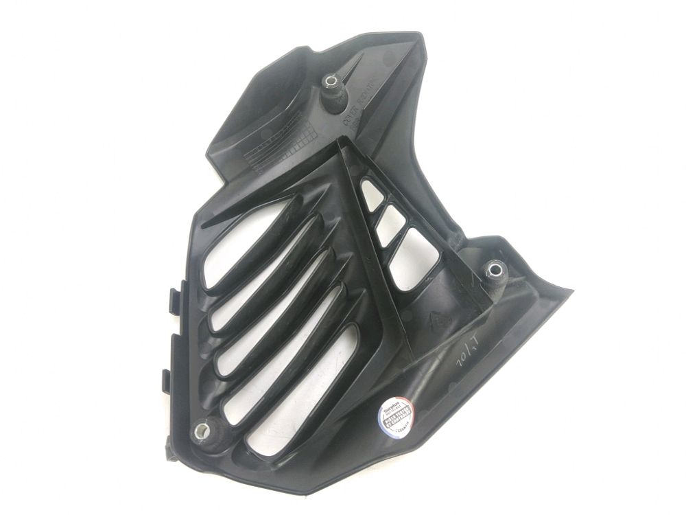 GRILLE DE RADIATEUR