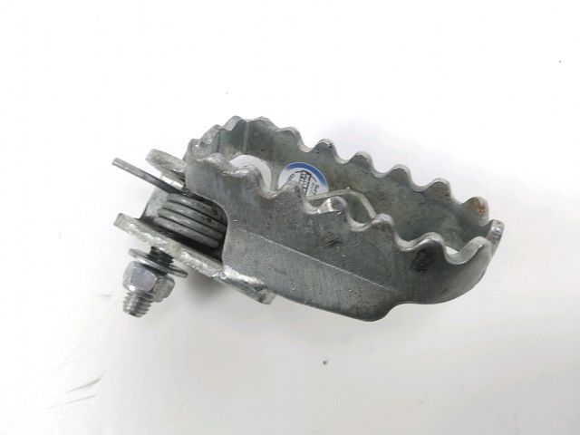 REPOSE PIEDS AVANT DROIT