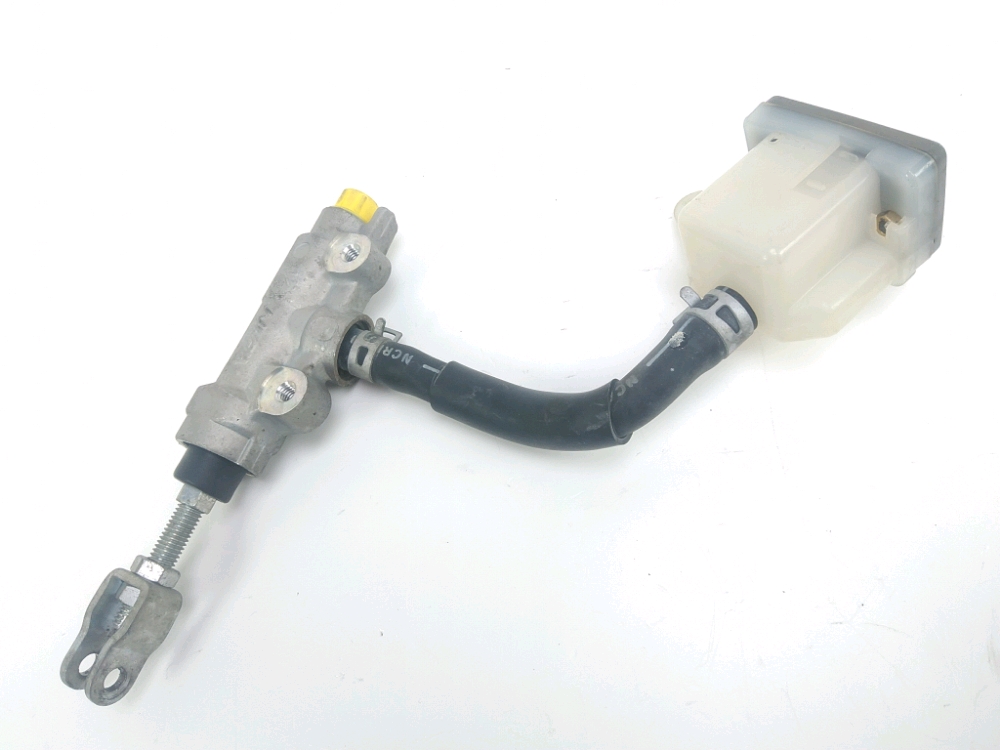 MAITRE CYLINDRE FREIN AR COMPLET