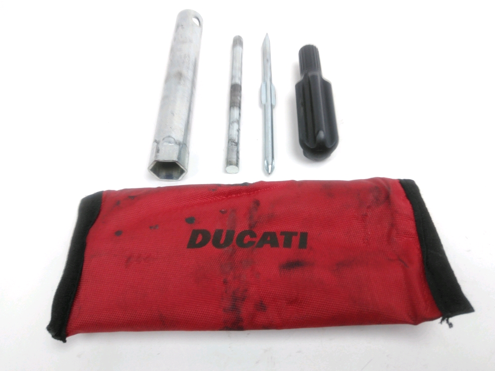 TROUSSE OUTIL