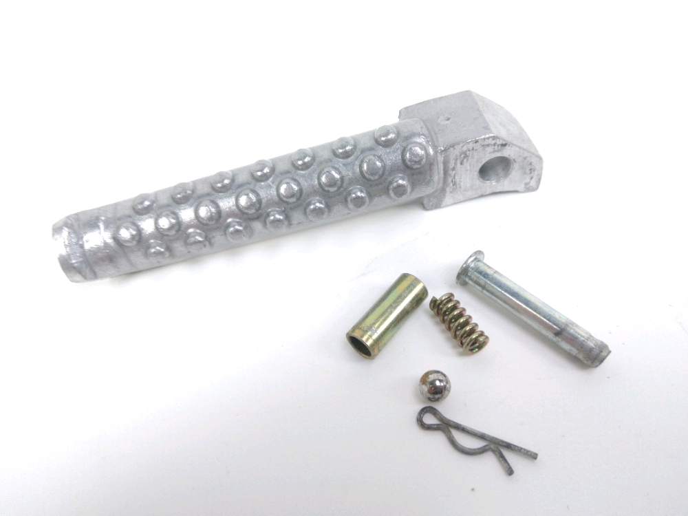 Repose pieds arriere droit