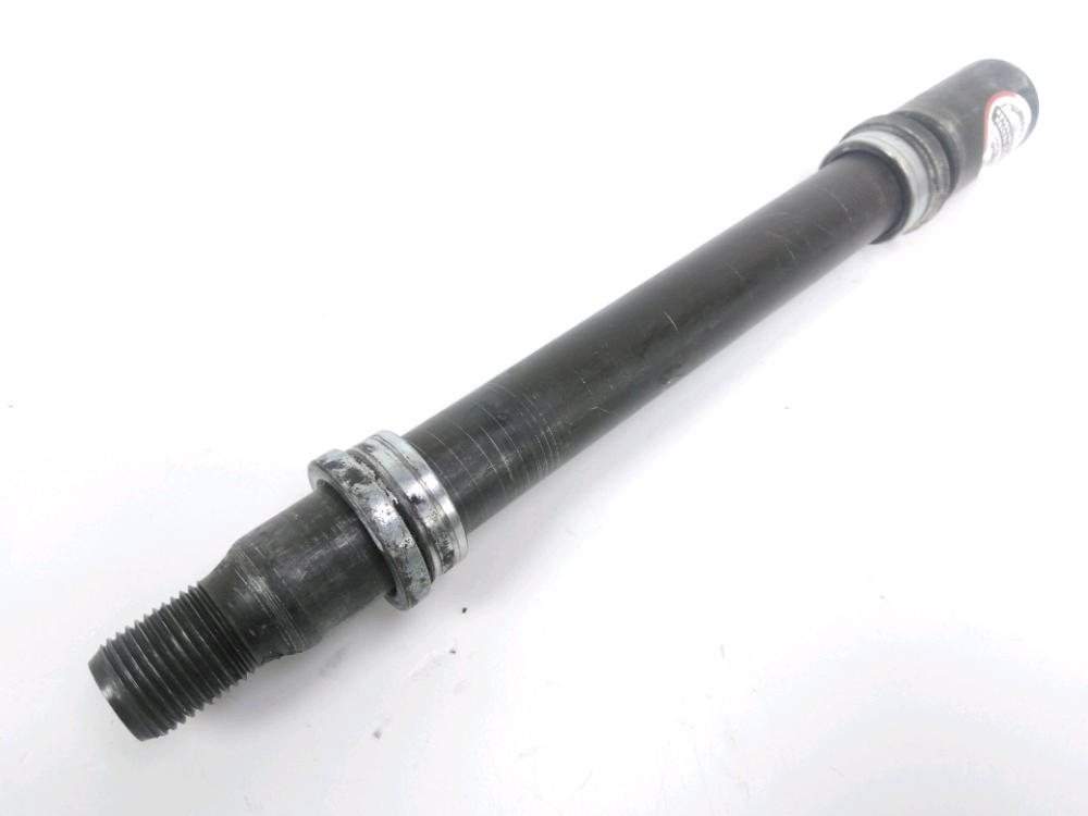AXE DE ROUE AVANT